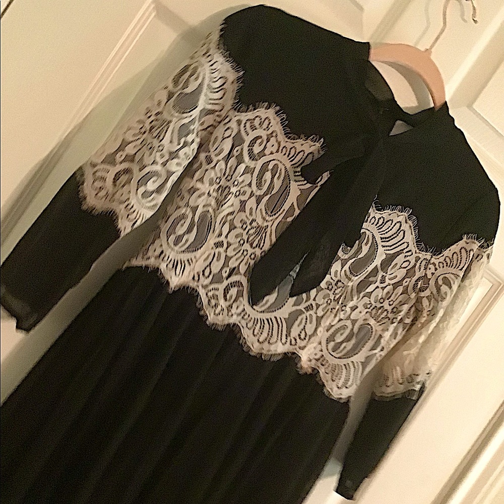 •Black Dainty Jewells Dress with Lace•